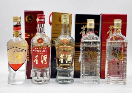 牡丹江回收红董褐董白董3款90年代的老董酒分别多少钱一瓶，各自介绍与特点分析
